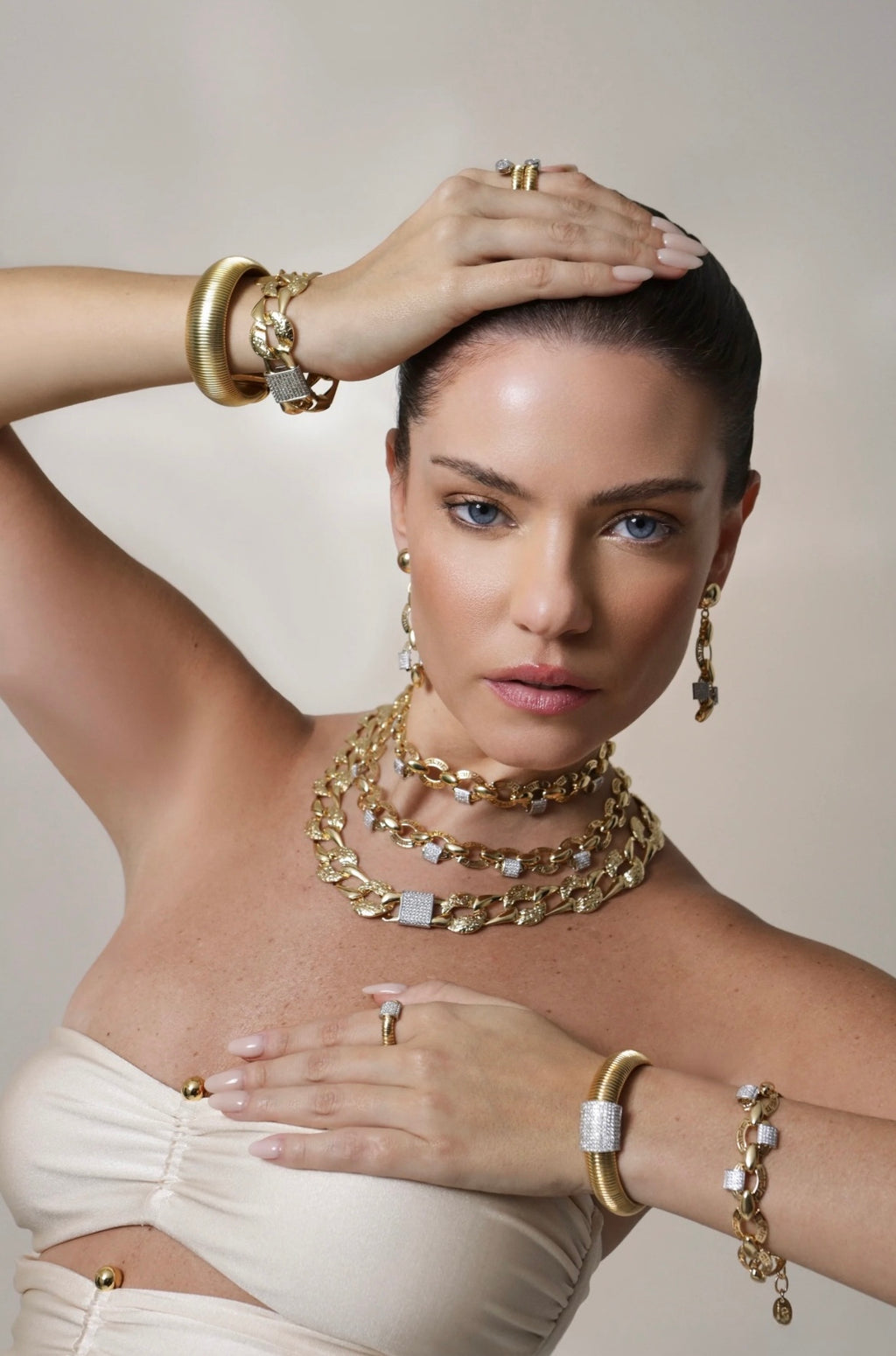 Arona Necklace