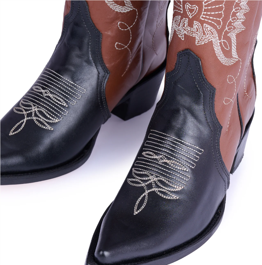 Jornada Boots Black and Brown Duo