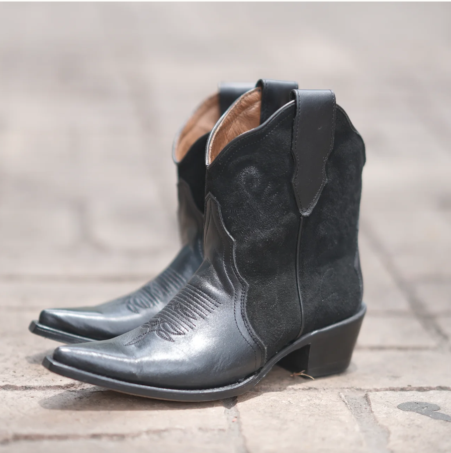 Jornada Pony Black Ankle Boots